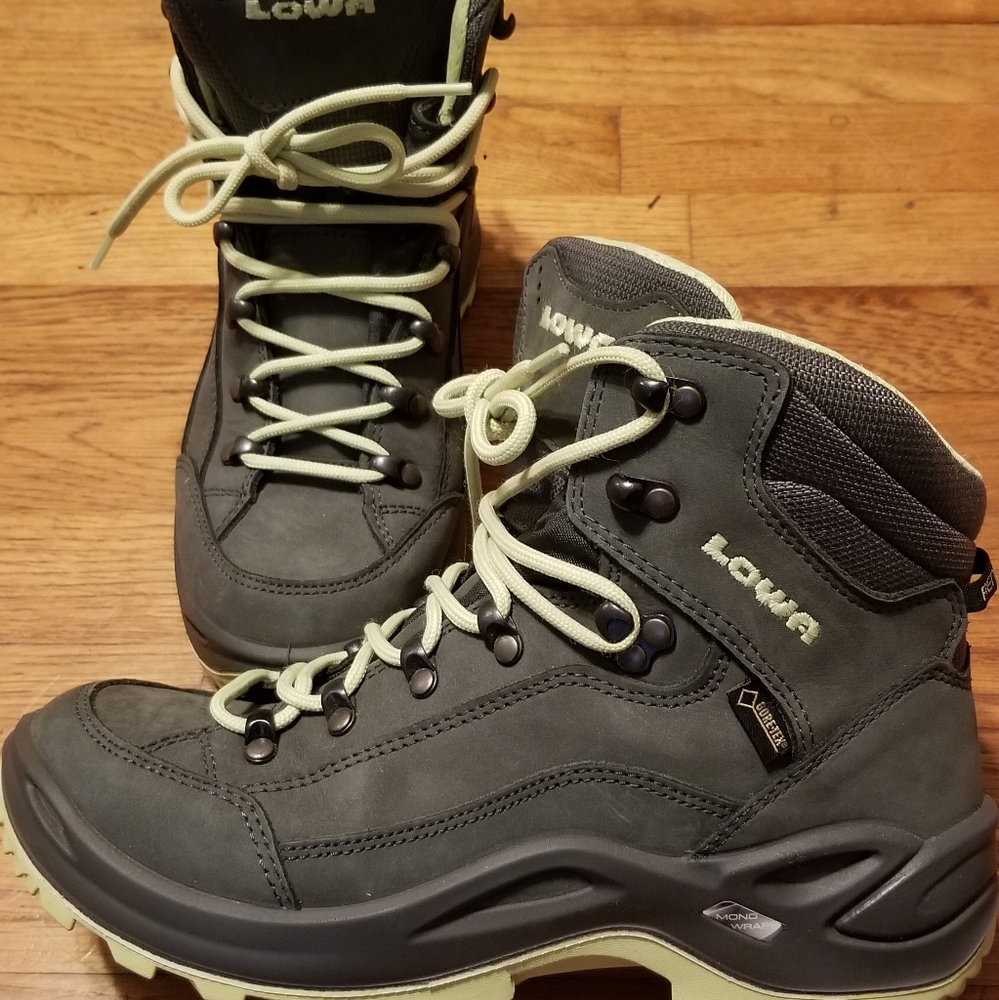 Lowa Hiking Boots (Renegade)